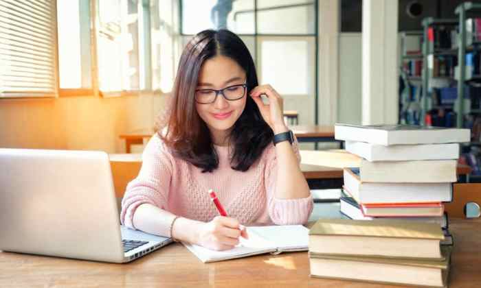 Where to Find the Best Deals on Used Textbooks Today